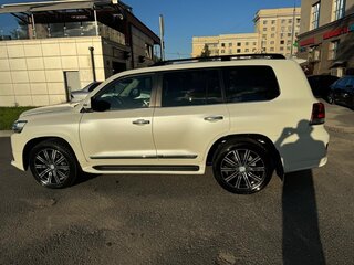 2020 Toyota Land Cruiser 200 Series Рестайлинг 2, белый, 10800000 рублей, вид 5