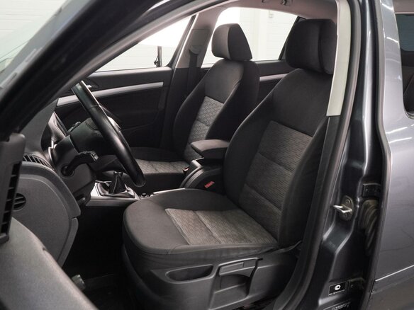 2011 Skoda Octavia II (A5) Рестайлинг, серый, 579000 рублей - вид 9