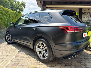2022 Volkswagen Touareg III, чёрный, 6500000 рублей, вид 4