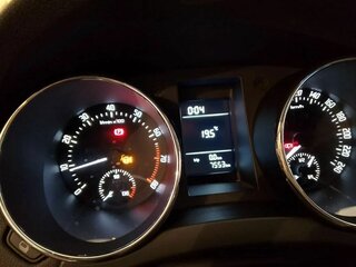 2015 Skoda Yeti I Рестайлинг, серый, 1750000 рублей, вид 4