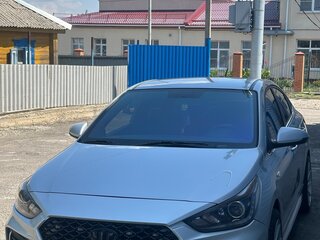 2018 Hyundai Solaris II, серебристый, 1400000 рублей, вид 1