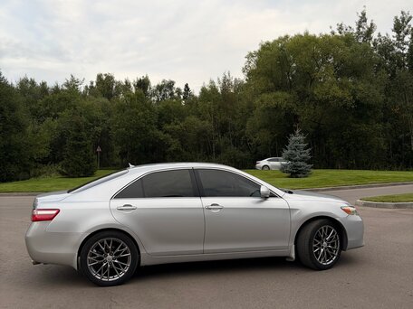 2009 Toyota Camry VI (XV40) Рестайлинг, серебристый, 950000 рублей, вид 3