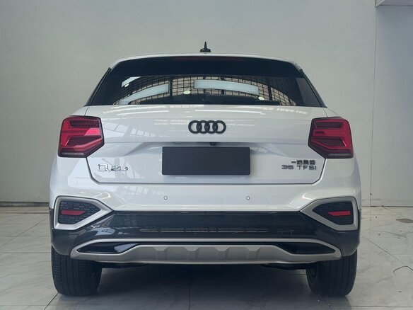 2022 Audi Q2 L 35 TFSI I Рестайлинг, белый, 2090000 рублей - вид 5