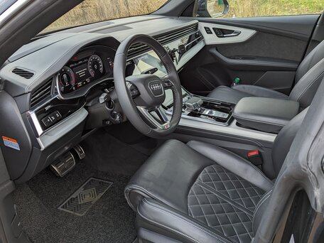 2020 Audi Q8 50 TDI I (4M), чёрный, 7600000 рублей, вид 4