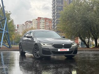 2021 BMW 5 серии 520i VII (G30/G31/G38) Рестайлинг, серый, 4999000 рублей, вид 4