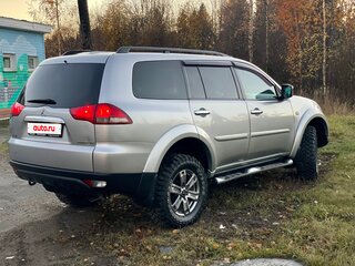 2015 Mitsubishi Pajero Sport II Рестайлинг, серебристый, 1900000 рублей, вид 3