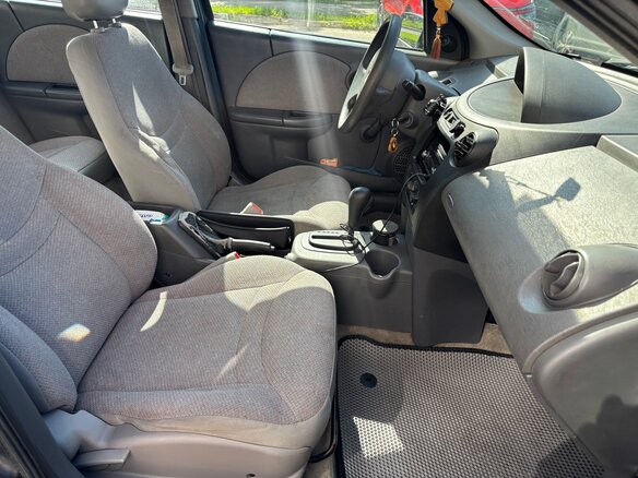 2004 Saturn ION, серебристый - вид 7