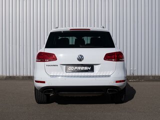 2014 Volkswagen Touareg II, белый, 1920000 рублей, вид 4