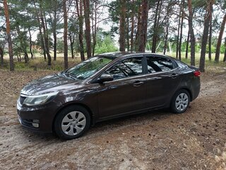 2016 Kia Rio III Рестайлинг, коричневый, 730000 рублей, вид 1