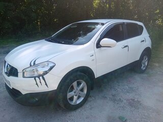2013 Nissan Qashqai I Рестайлинг, белый, 1080000 рублей, вид 2