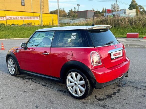 2009 Mini Hatch Cooper II (R56), красный, 680000 рублей - вид 6