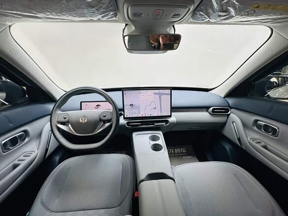 2026 Leapmotor A10 39.8 kWh, серебристый, 1580000 рублей - вид 16