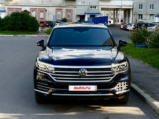 2021 Volkswagen Touareg III, чёрный, 6500000 рублей, вид 3