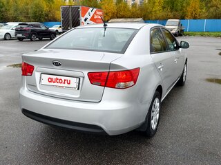 2011 Kia Cerato 5-speed II, серебристый, 770000 рублей, вид 4