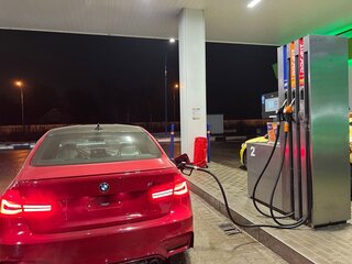 2018 BMW M3 V (F80), красный, 5300000 рублей, вид 4