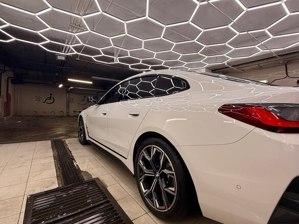 2024 BMW 4 серии Gran Coupe 420i G22, G23, G26 Рестайлинг, белый, 8000000 рублей - вид 3