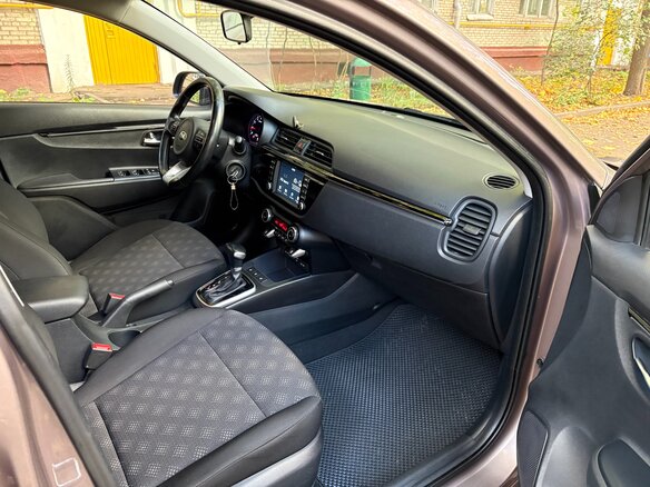 2018 Kia Rio X-Line IV, коричневый, 1330000 рублей - вид 4