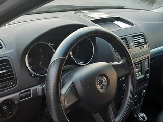 2017 Skoda Yeti I Рестайлинг, серебристый, 1300000 рублей, вид 4