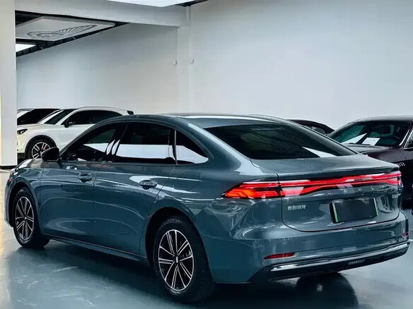 2025 Geely Galaxy A7 70 km, серый, 2637110 рублей - вид 9