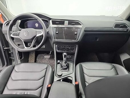 2023 Volkswagen Tiguan II Рестайлинг, серый, 3050000 рублей, вид 5