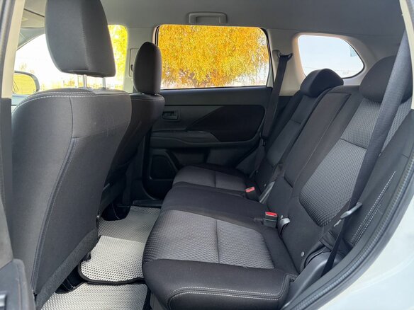 2016 Mitsubishi Outlander III Рестайлинг 2, белый - вид 12