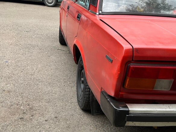 1997 Lada (ВАЗ) 2105, красный, 85000 рублей - вид 2