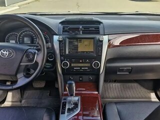 2013 Toyota Camry VII (XV50), чёрный, 1400000 рублей, вид 5