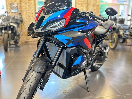 2025 BMW M 1000 XR, чёрный, 3890000 рублей, вид 2