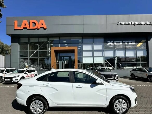 2026 Lada (ВАЗ) Vesta I Рестайлинг (NG), белый, 1730000 рублей - вид 3