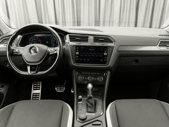 2018 Volkswagen Tiguan II, серебристый - вид 7