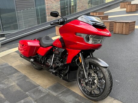 2025 Harley-Davidson CVO Road Glide ST, красный, 5200000 рублей, вид 2