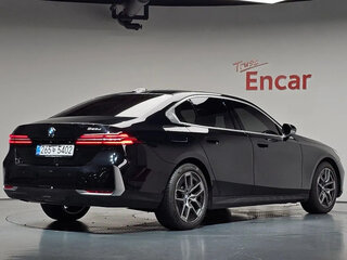 2025 BMW 5 серии 523d VIII (G60/G61/G68), чёрный, 6300000 рублей, вид 3