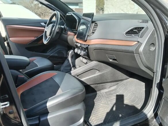 2024 Lada (ВАЗ) Vesta SW Cross I Рестайлинг (NG), чёрный, 1450000 рублей - вид 5
