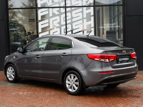 2015 Kia Rio III Рестайлинг, серый, 899000 рублей - вид 1