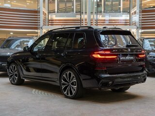 2023 BMW X7 40i I (G07) Рестайлинг, чёрный, 12490000 рублей, вид 4