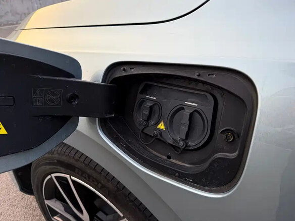 2025 Roewe D6 54 kWh, серебристый, 1696520 рублей - вид 16
