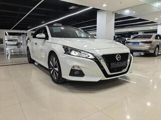 2023 Nissan Altima VI (L34) Рестайлинг, белый, 1600000 рублей, вид 3