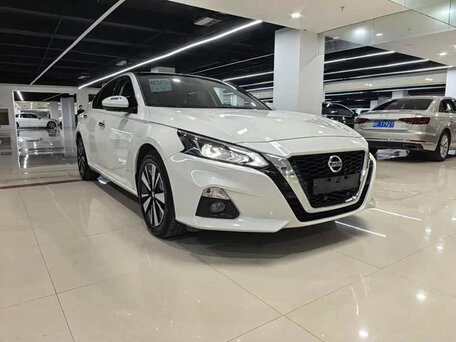2023 Nissan Altima VI (L34) Рестайлинг, белый, 1600000 рублей, вид 3