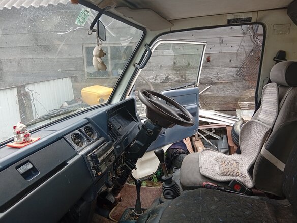 1990 Toyota HiAce, белый, 600000 рублей - вид 21