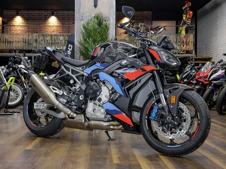 2026 BMW M 1000 R, чёрный, 3590000 рублей, вид 1