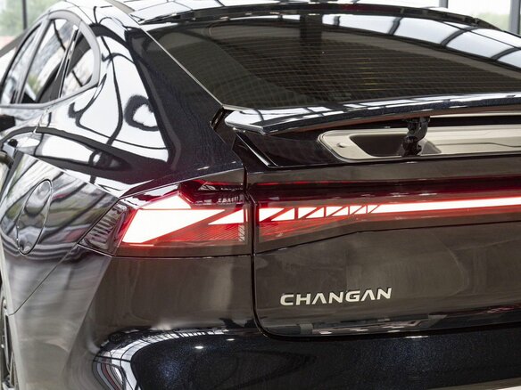2026 Changan UNI-V I, чёрный, 3326301 рублей - вид 13