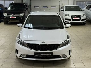 2018 Kia Cerato III Рестайлинг (Classic), белый, 1050000 рублей, вид 2