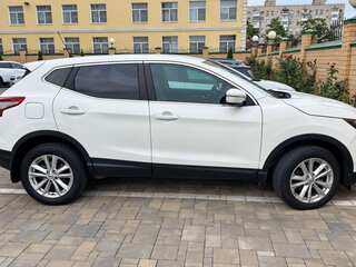 2014 Nissan Qashqai II, белый, 1450000 рублей, вид 2