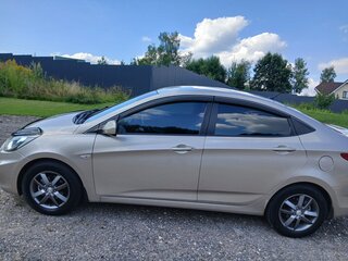 2011 Hyundai Solaris I, бежевый, 735000 рублей, вид 3