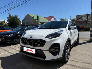 2021 Kia Sportage IV Рестайлинг, белый, 2600000 рублей, вид 1