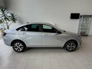 2026 Lada (ВАЗ) Vesta I Рестайлинг (NG), серебристый, 2035000 рублей, вид 3