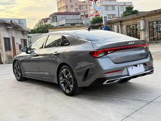 2023 Kia K5 III, серый, 1860000 рублей, вид 4