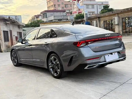 2023 Kia K5 III, серый, 1860000 рублей, вид 4
