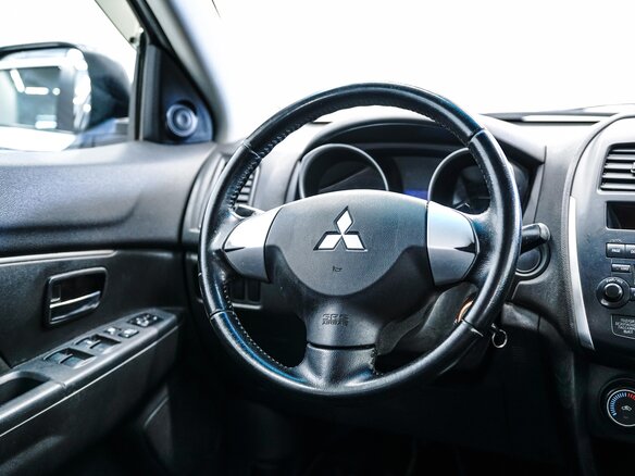 2013 Mitsubishi ASX I Рестайлинг, белый, 980000 рублей - вид 8