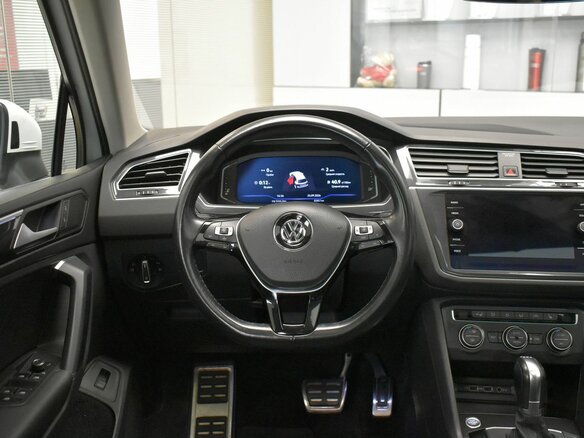2019 Volkswagen Tiguan II, белый - вид 8